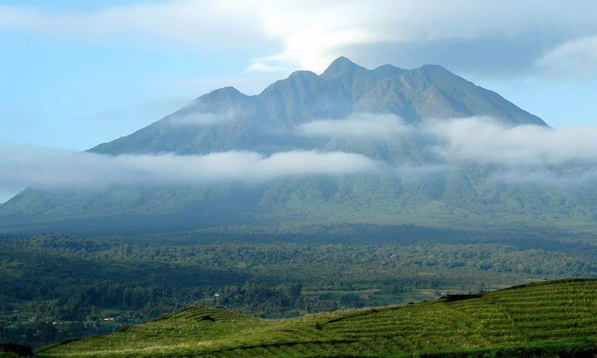 volcanoes-national-park- adventure hiking Safaris